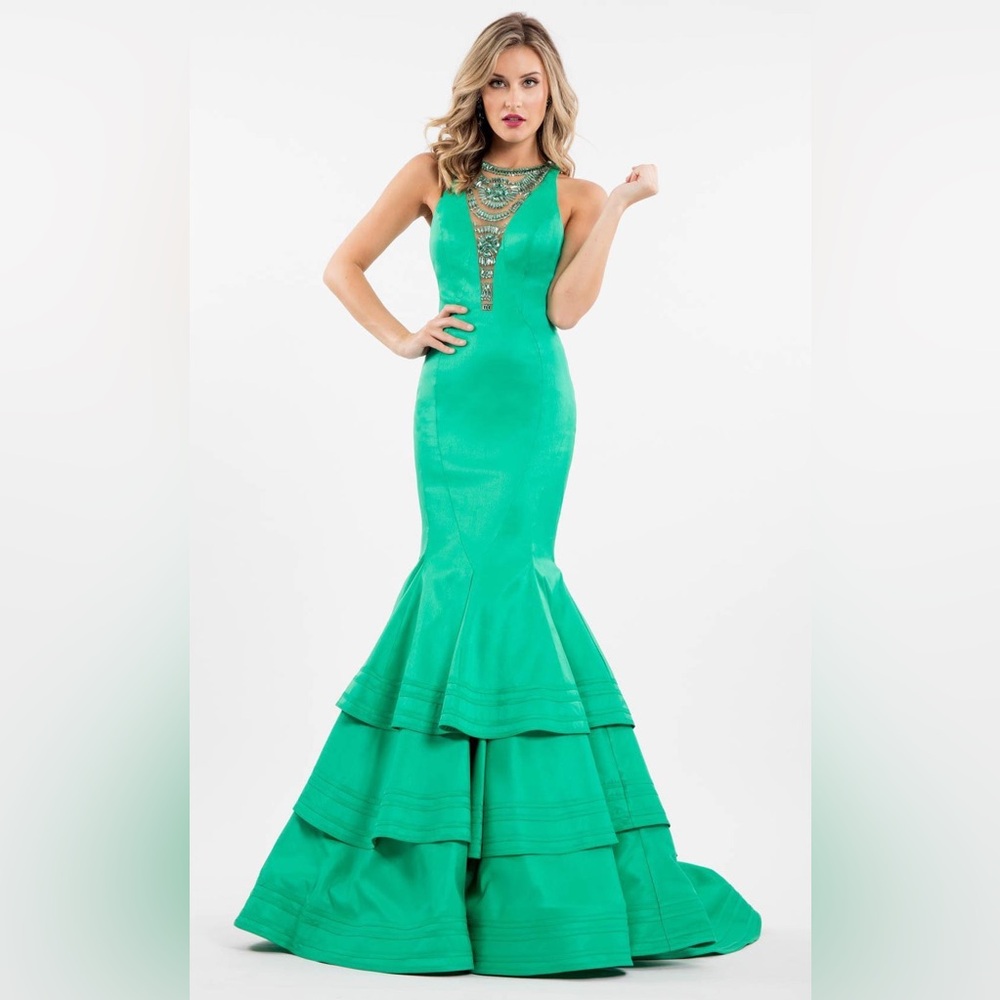 Elegant Green Evening Gown
